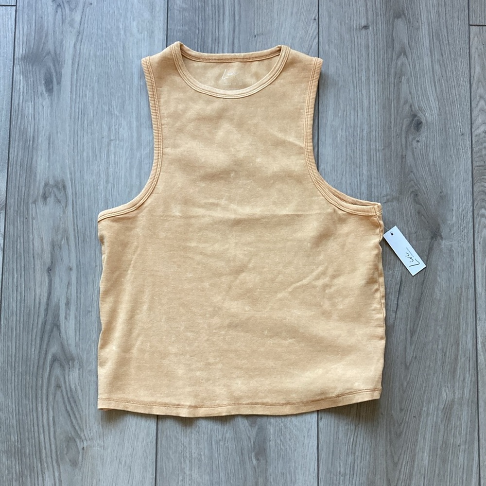 Livi Muscle Crop Tank Yellow Women’s Large NWT
Workout Summer